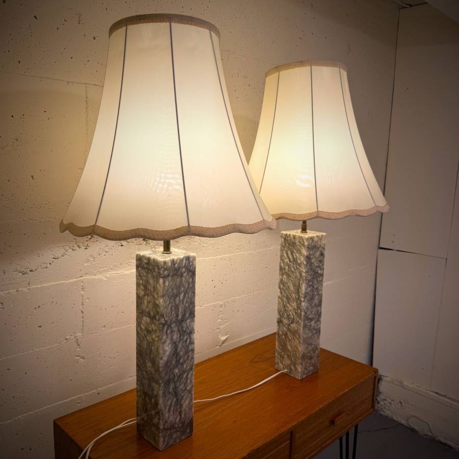 Rare pare of 1950s Italian marble table lamps with original shades — photograph 3 of 10