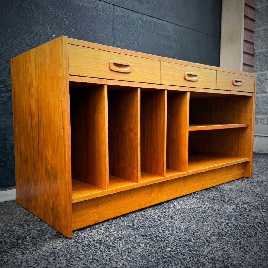 Beautiful danish modern teak extendable stereo cabinet — photograph 2 of 10