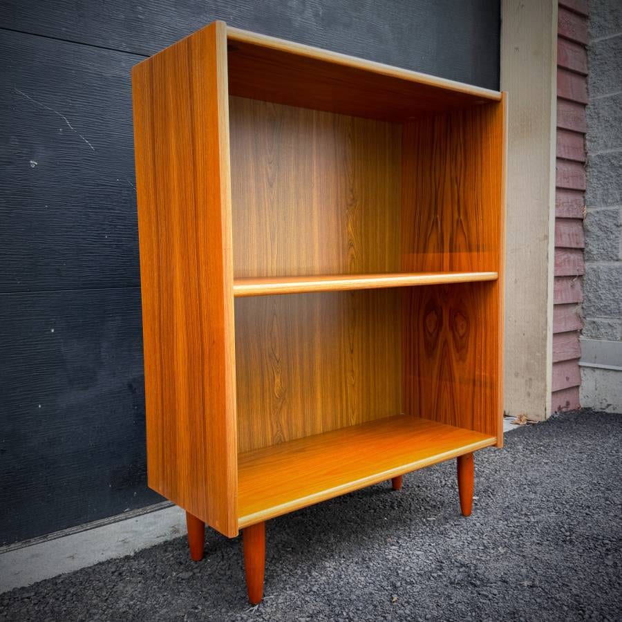 Mid century modern compact record book shelf — photograph 3 of 5