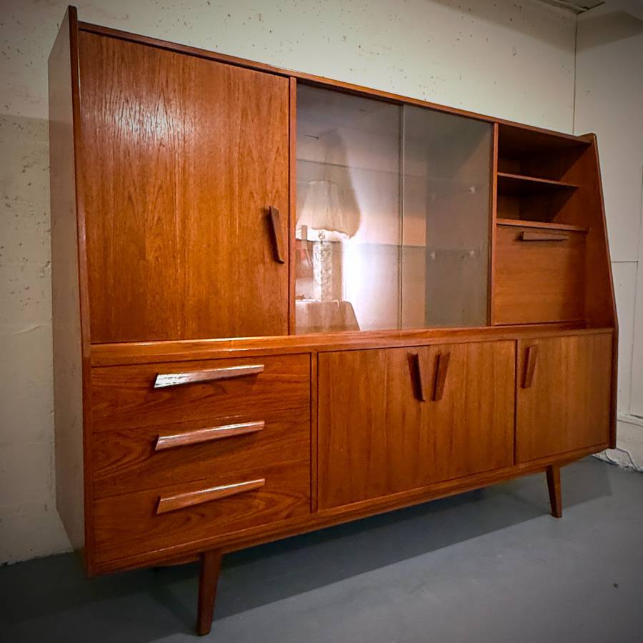 Stunning mid century modern teak hutch credenza — photograph 2 of 10