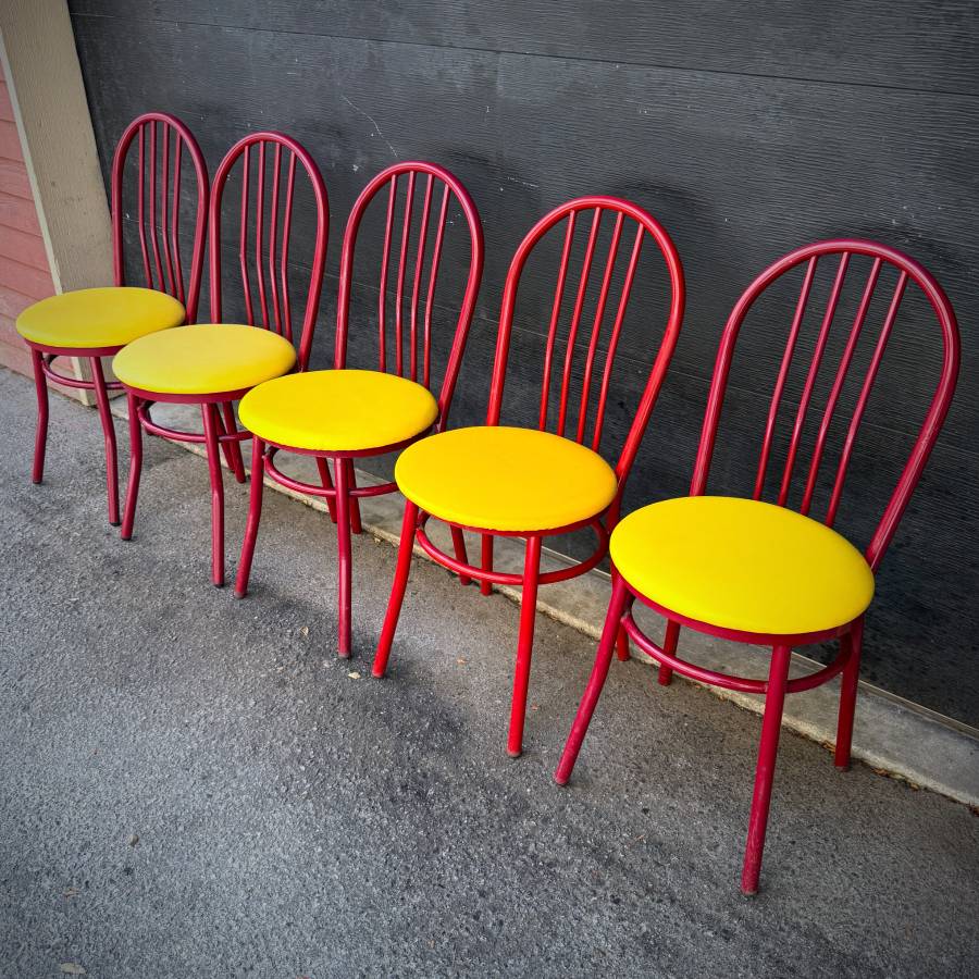 Vintage vibrant mid century modern bistro chairs — photograph 5 of 6