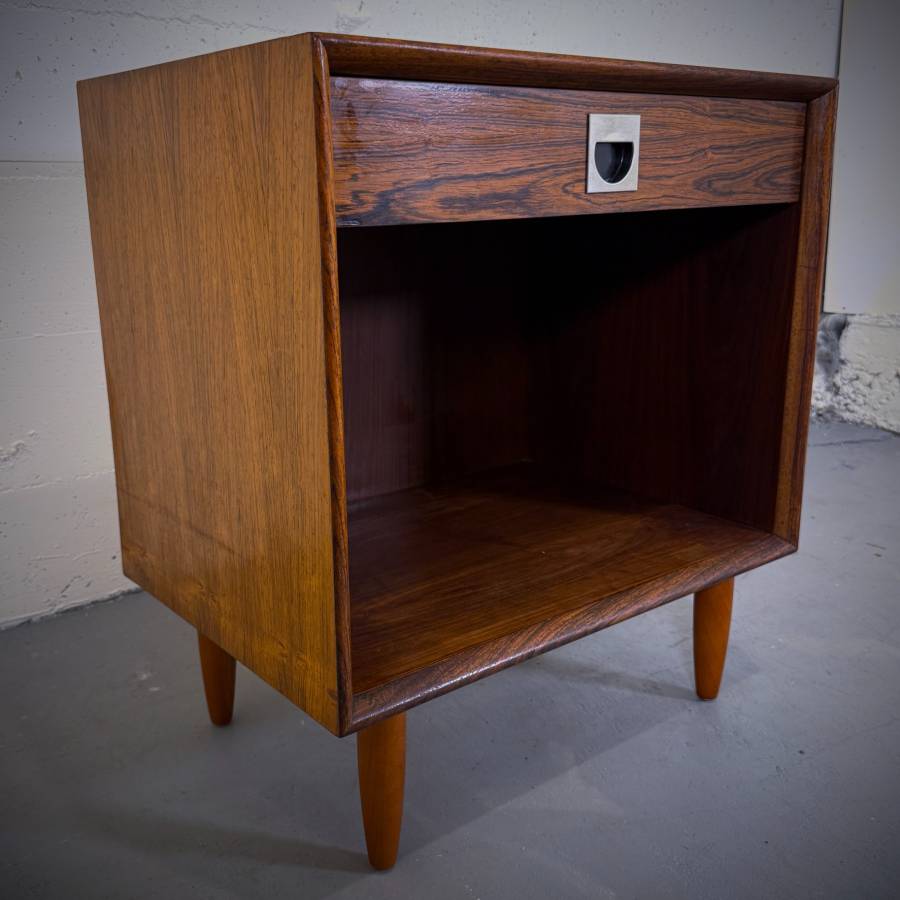 Beautiful rosewood danish modern bedside table — photograph 4 of 5