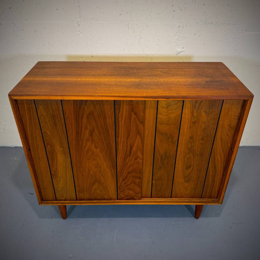 Compact mid century modern walnut credenza — photograph 4 of 6