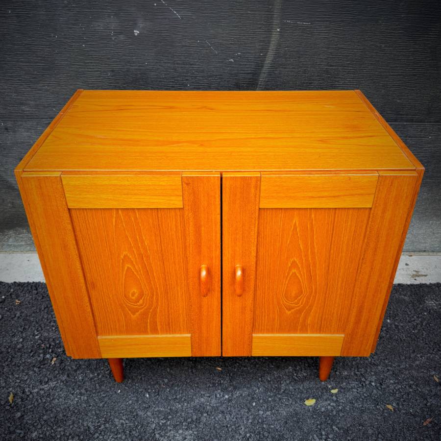 Compact mid century modern teak credenza — photograph 4 of 6