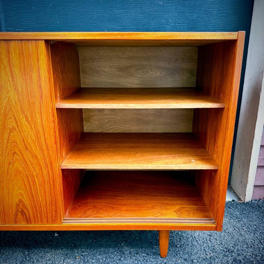 Beautiful extra long mid century modern teak four drawer credenza — photograph 9 of 9