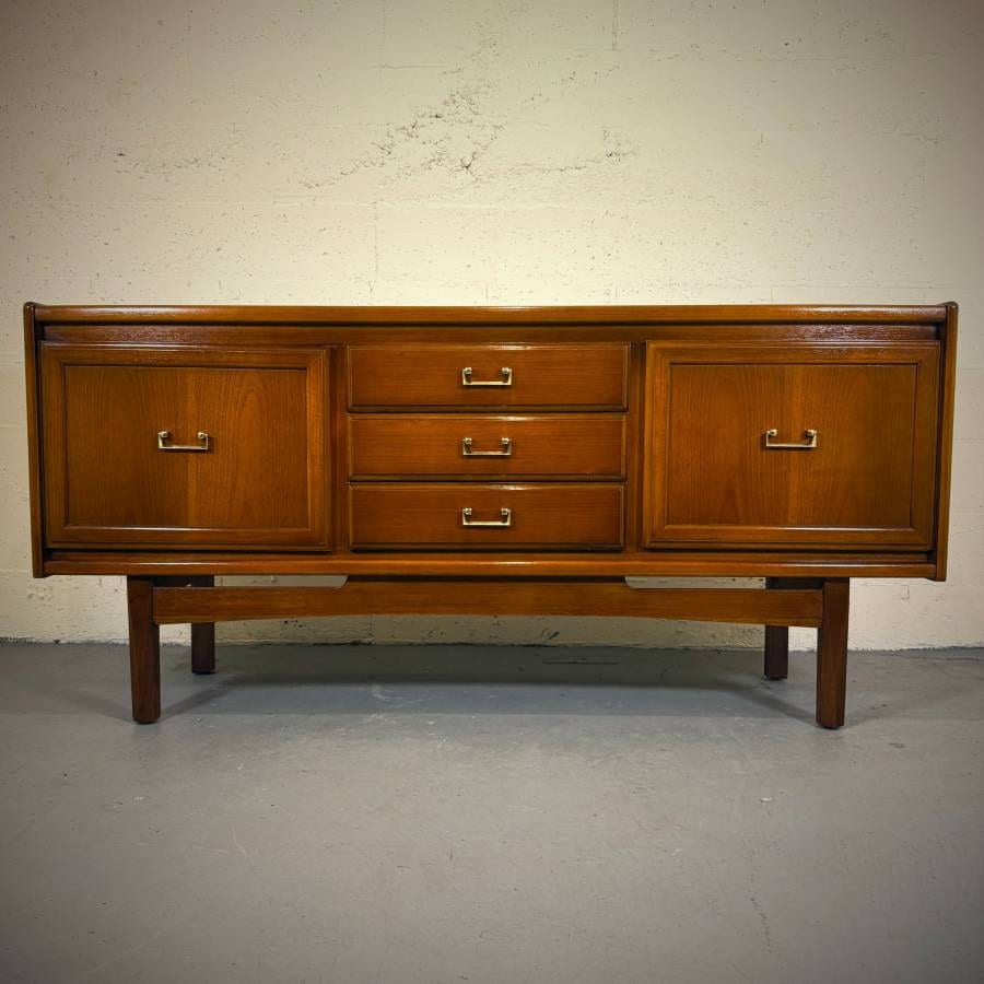 Beautiful mid century modern two piece teak credenza hutch from UK — photograph 5 of 10