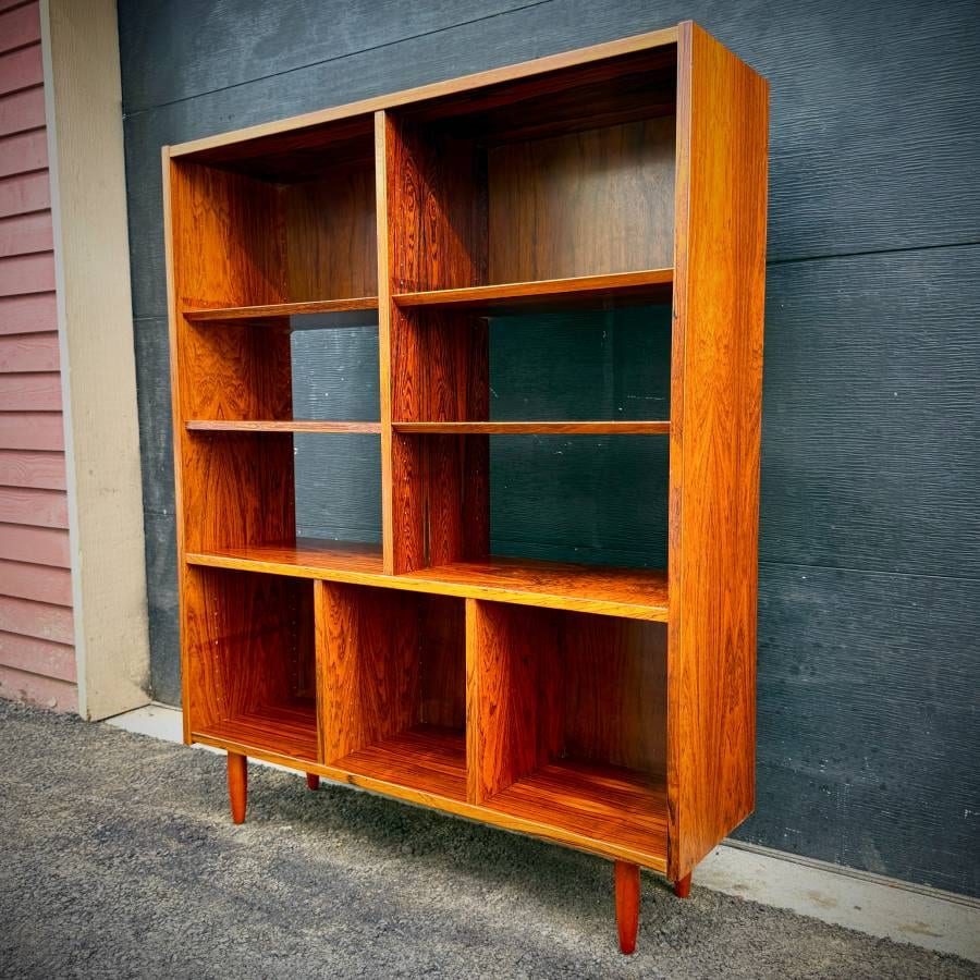 Mid century modern danish rosewood shelving unit — photograph 2 of 5