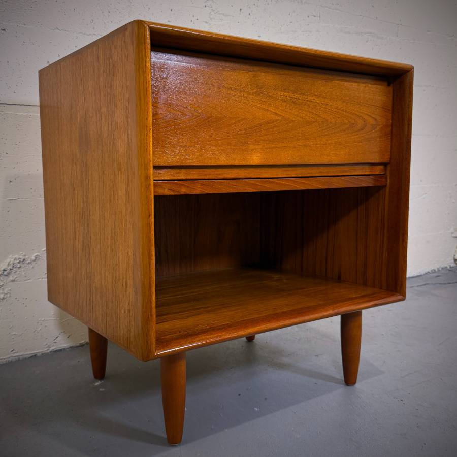 Stunning danish modern teak bedside table — photograph 3 of 6