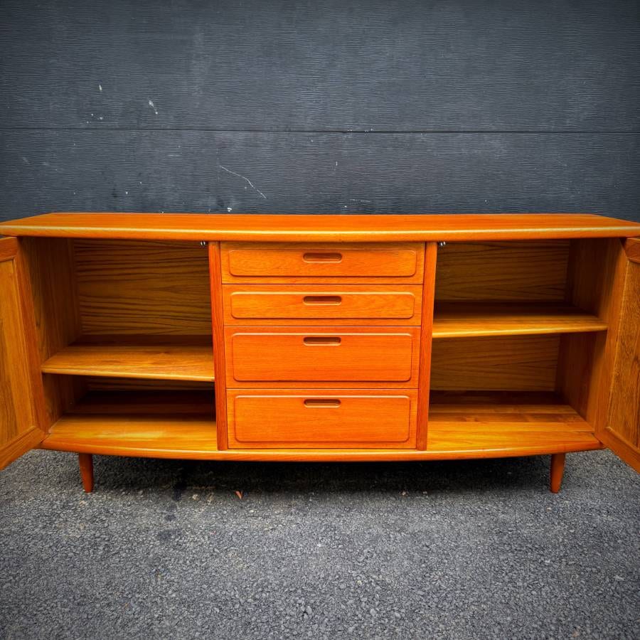 Stunning and rare solid teak danish modern vintage credenza — photograph 5 of 7