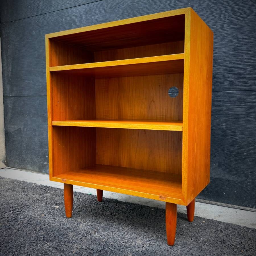 Compact mid century danish modern teak shelf — photograph 2 of 5