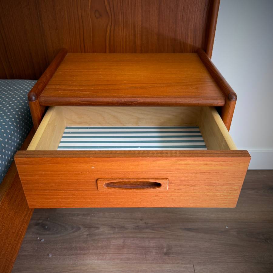 (pending) Rare MCM King teak bedframe with floating nightstands — photograph 7 of 9