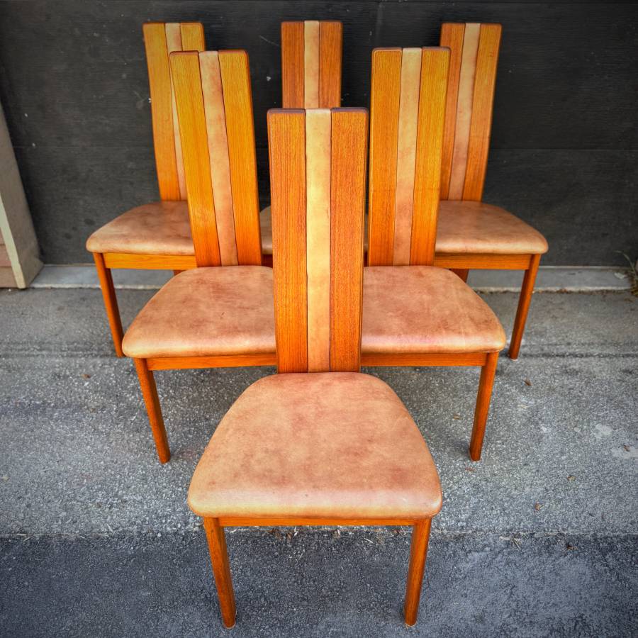 Rare set of 6 post modern danish teak dining chairs — photograph 4 of 11