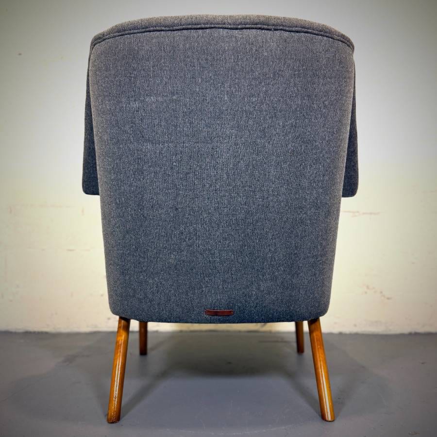Mid century modern Hans Wegner style sofa chair — photograph 7 of 7