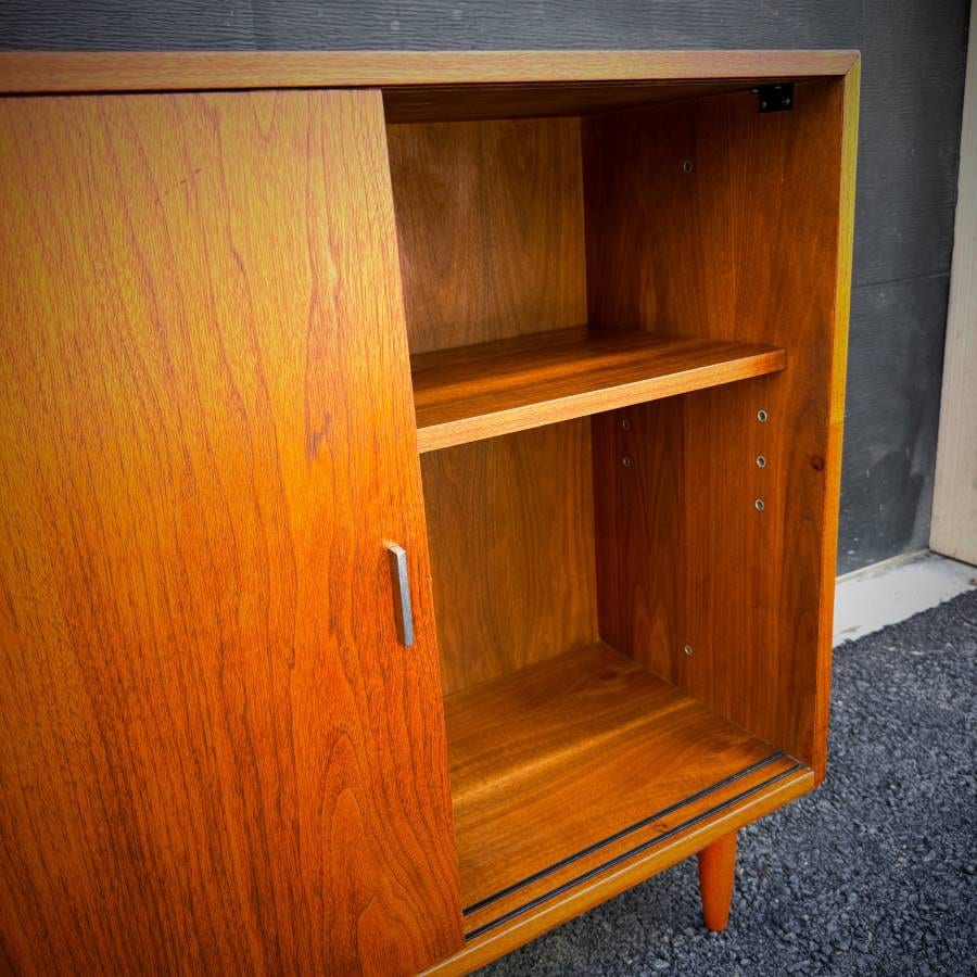 Gorgeous mid century modern walnut credenza — photograph 6 of 6