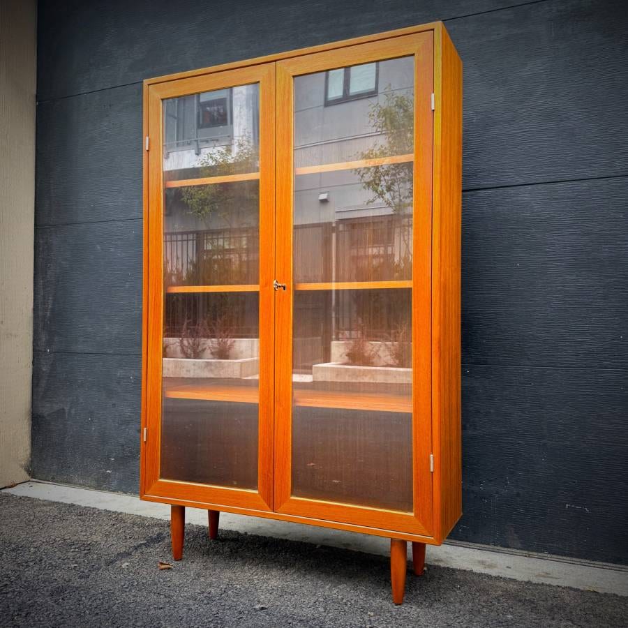 Beautiful danish modern teak and glass cabinet by Drylund — photograph 3 of 6