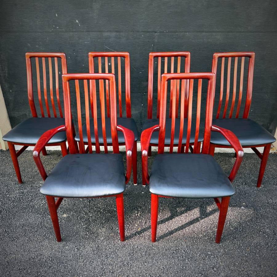 Beautiful vintage danish modern rosewood dining chairs — photograph 2 of 13