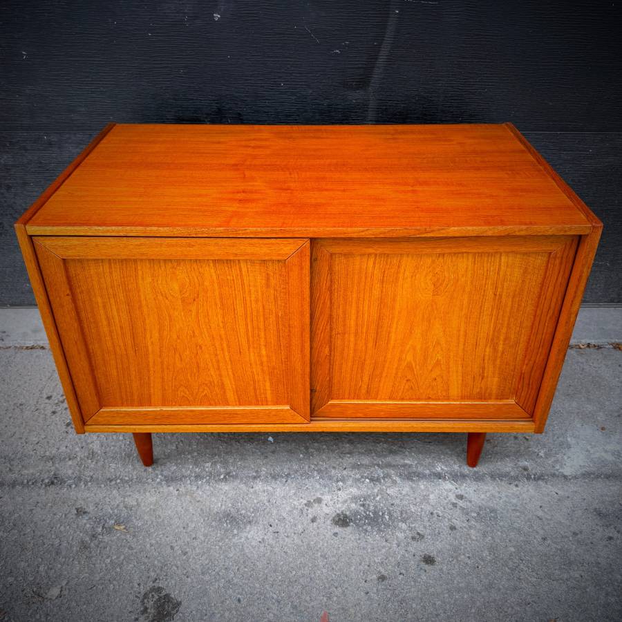 Mid century danish modern teak extra deep credenza — photograph 4 of 6