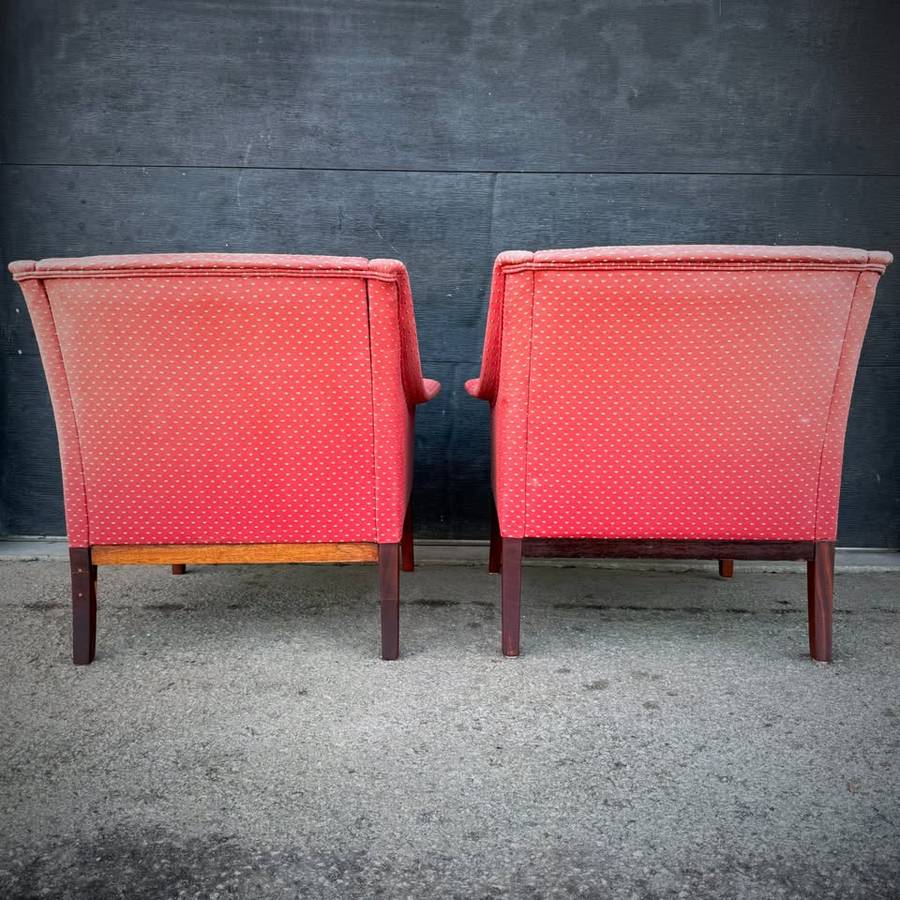 Pair of Scandinavian teak lounge chairs — photograph 8 of 9