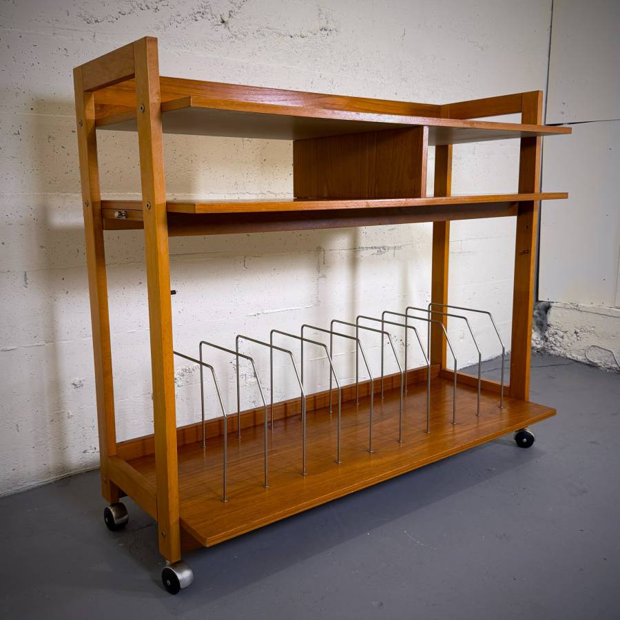Mid century modern teak stereo LP cabinet — photograph 2 of 8