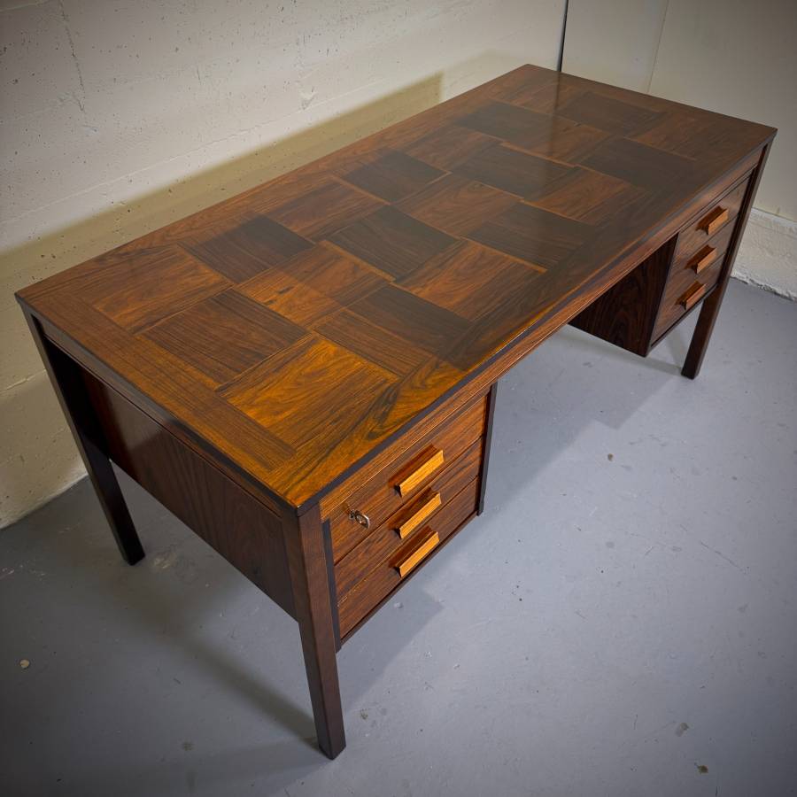Stunning vintage mcm Scandinavian rosewood desk — photograph 4 of 7