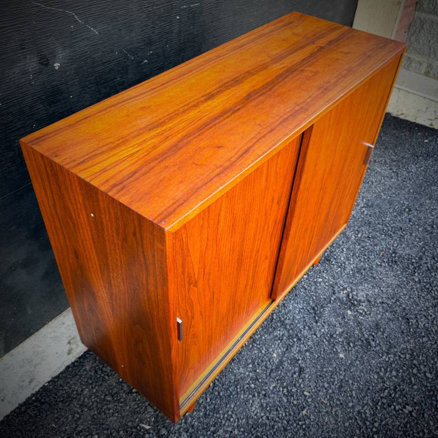 Gorgeous mid century modern walnut credenza — photograph 4 of 6