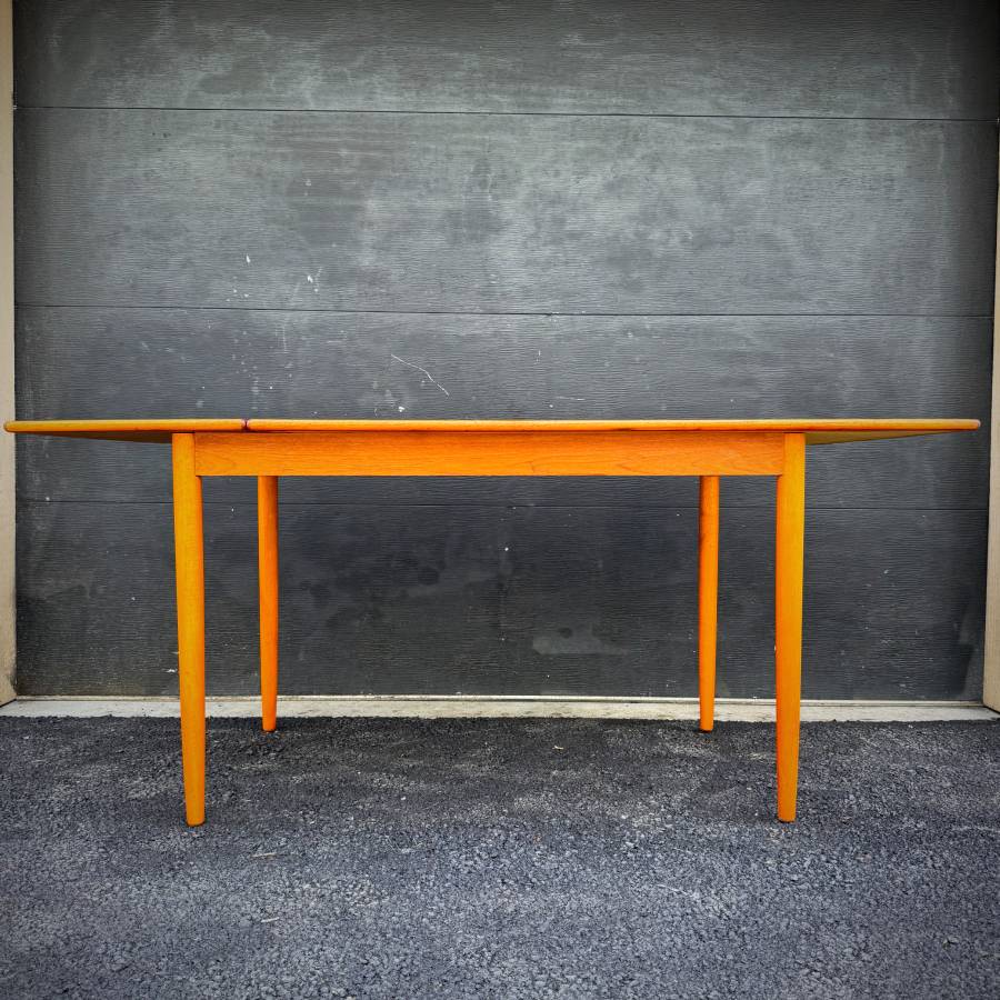 Beautiful danish modern teak dining table with extension — photograph 4 of 7