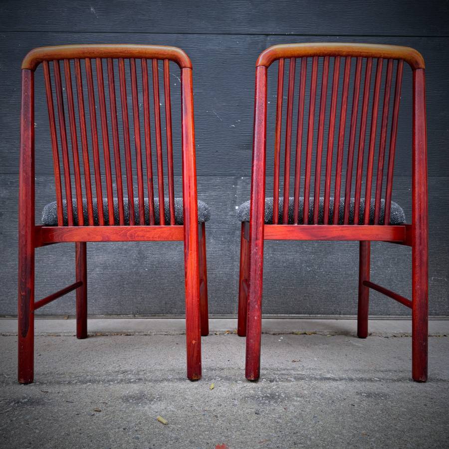 Set of 4 Mid century modern rosewood dining chairs — photograph 7 of 7