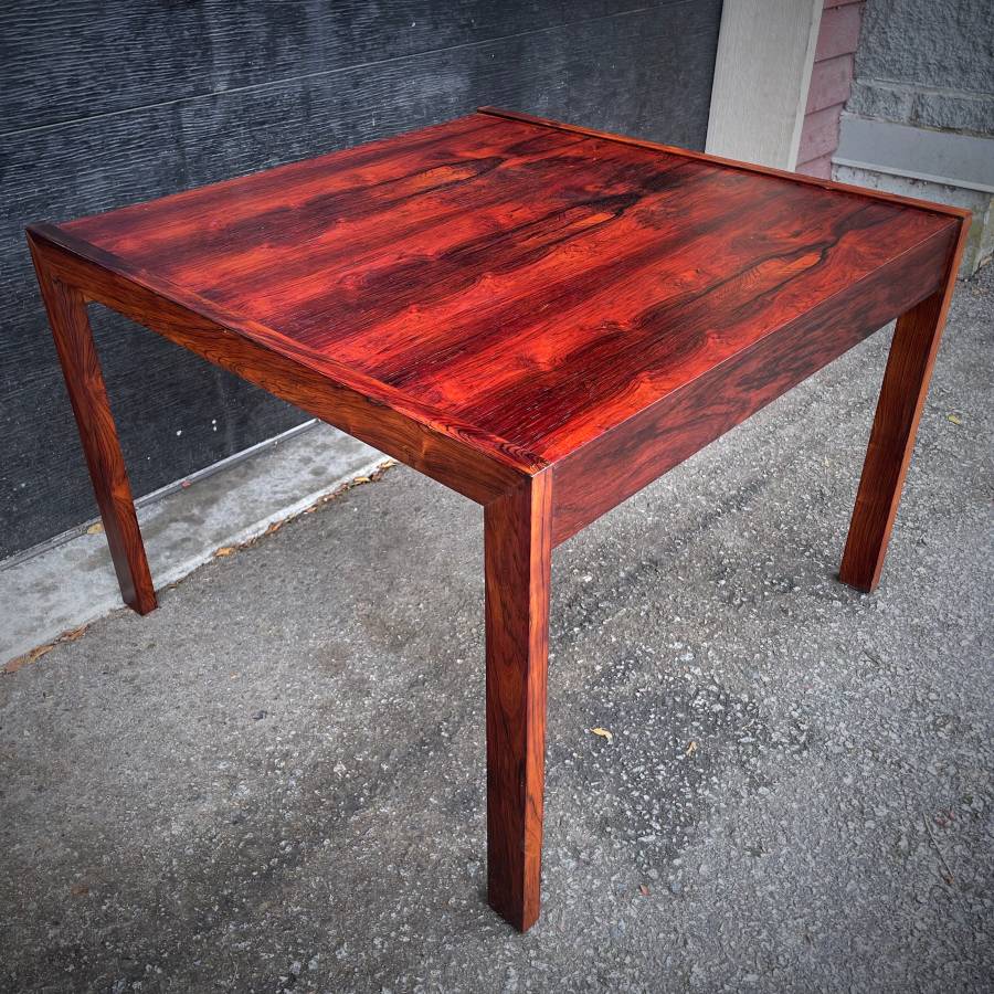 Mid century modern rosewood coffee table — photograph 3 of 6
