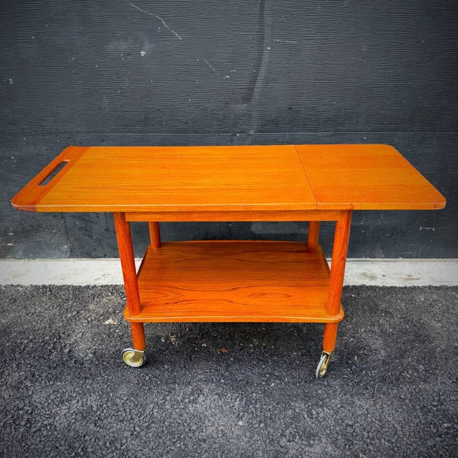 Danish modern teak expandable bar cart — photograph 4 of 7