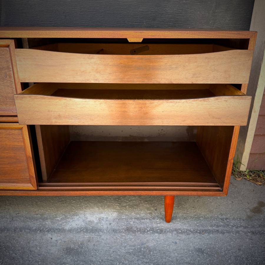 Extra long mid century modern walnut sideboard credenza — photograph 8 of 8