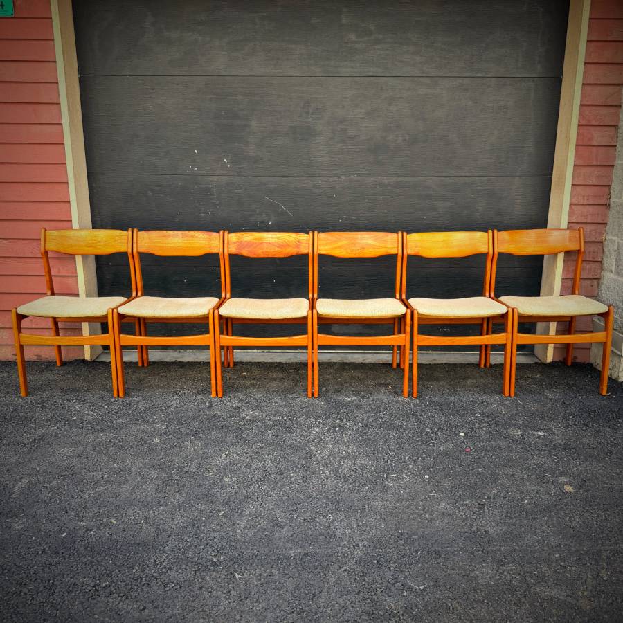 Set of 6 mid century modern teak dining chairs — photograph 2 of 8