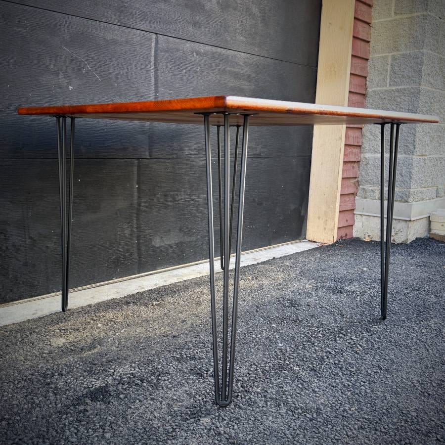 Beautiful compact solid teak vintage atomic dining table — photograph 4 of 6