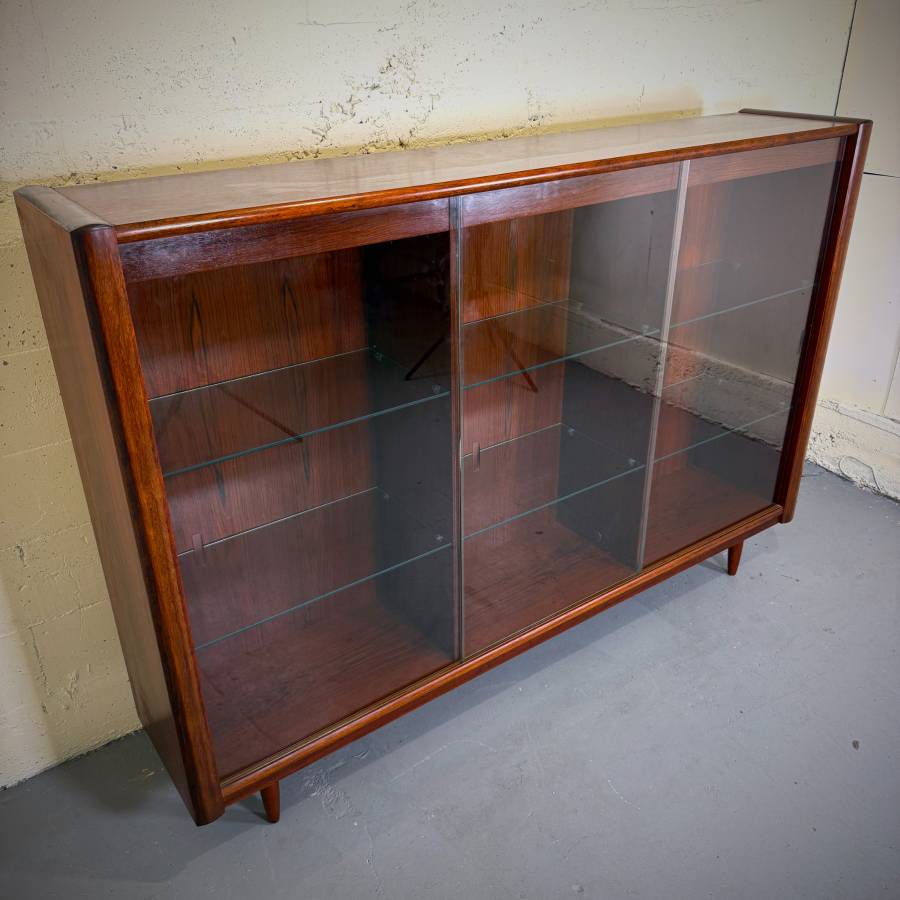 Mid century modern danish rosewood and glass cabinet with lights — photograph 3 of 7