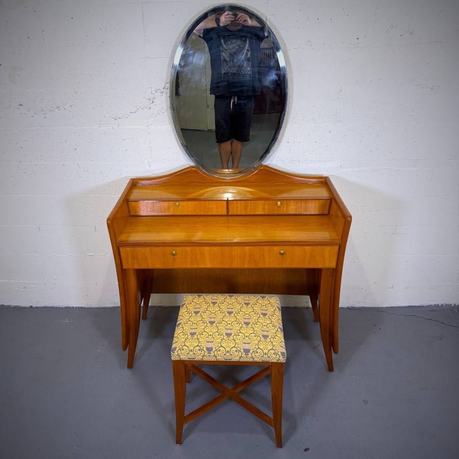Beautiful mcm vintage teak vanity with mirror — photograph 7 of 9