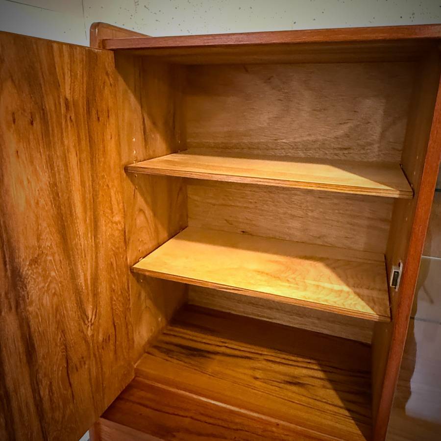 Stunning mid century modern teak hutch credenza — photograph 6 of 10