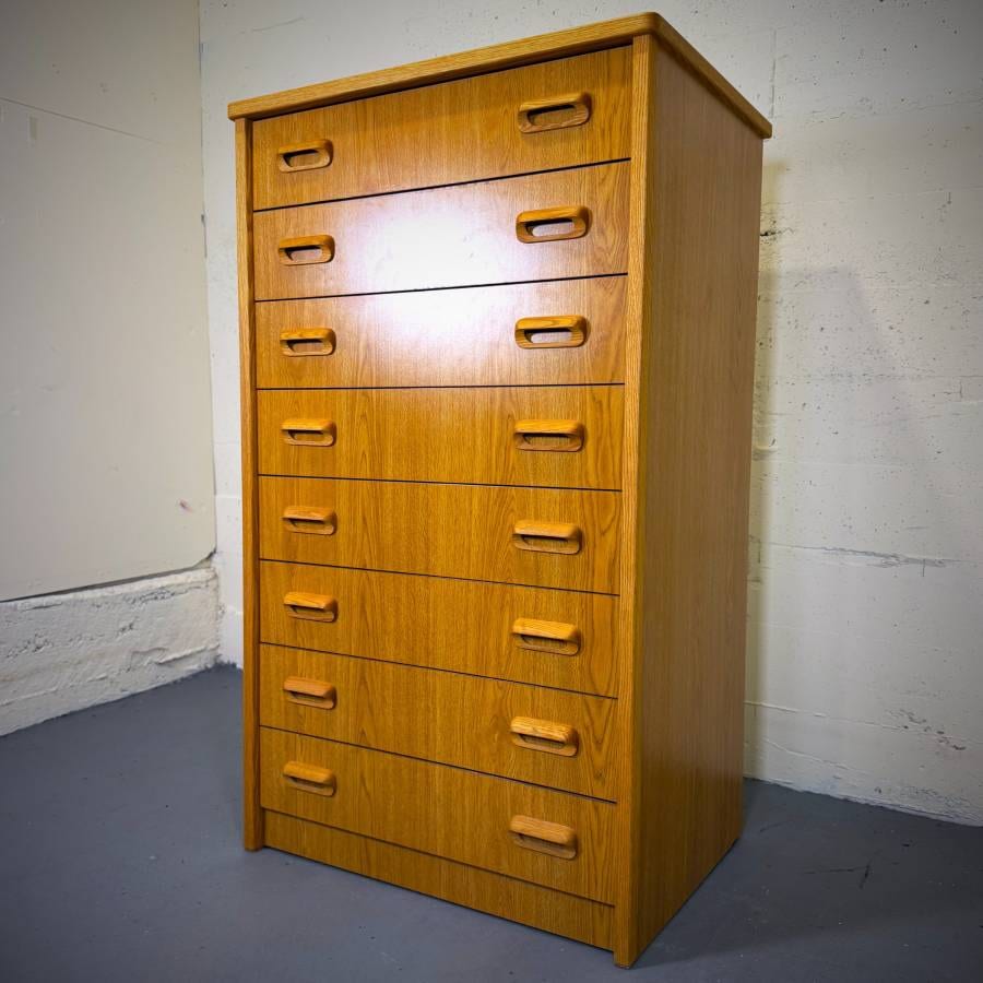 Extra large vintage mcm oak 8 drawer tall boy dresser — photograph 2 of 6