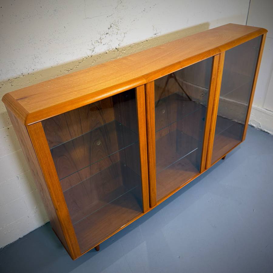 Extra large mid century modern teak and glass shelving unit — photograph 4 of 6