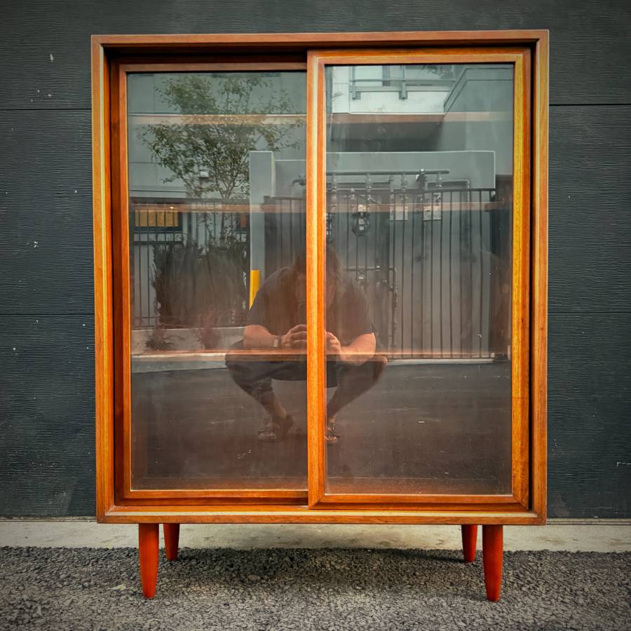 Mid century modern compact walnut and glass cabinet — photograph 2 of 6