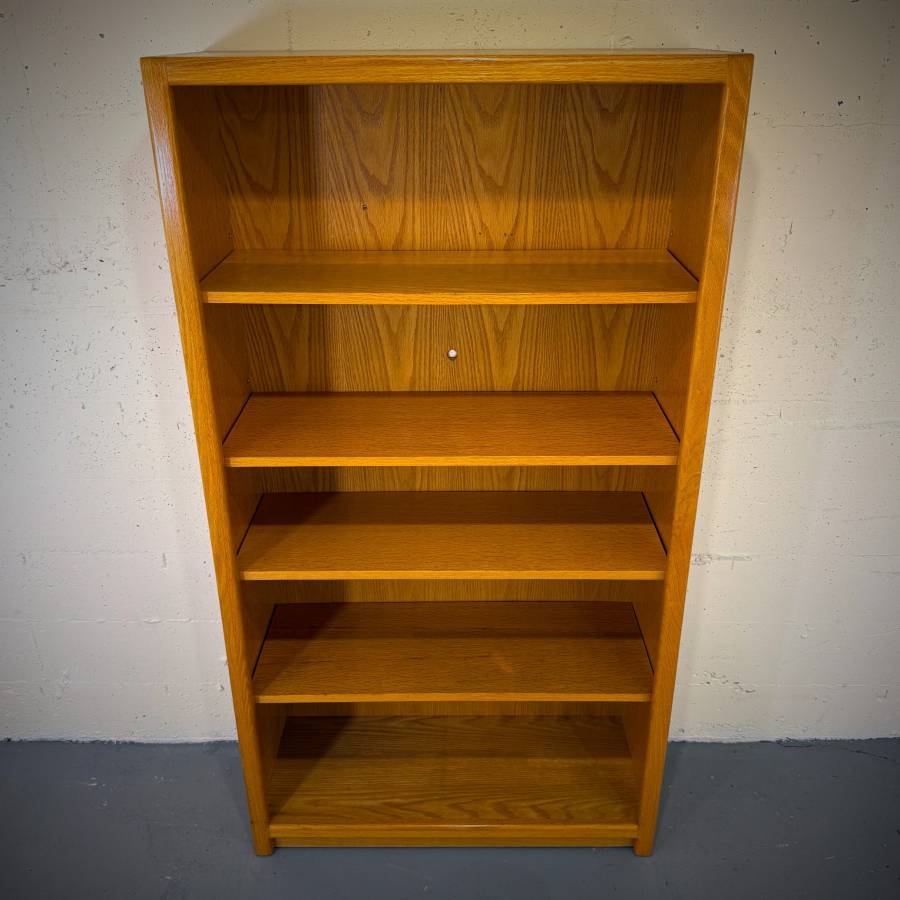 Vintage mcm oak shelving unit — photograph 3 of 5