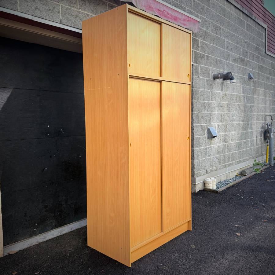 Danish modern vintage mcm oak wardrobe — photograph 2 of 10