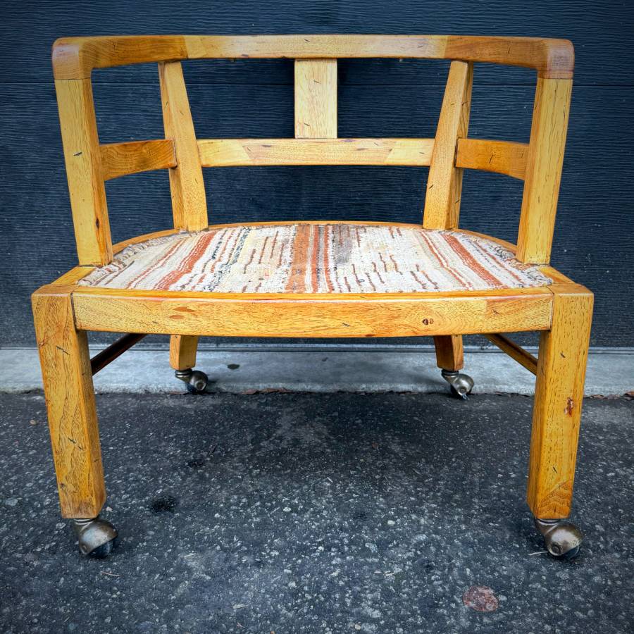Cool mid century solid oak occasional chair — photograph 2 of 7