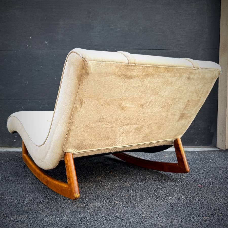 Adrian Pearsall wave chaise on rocking base — photograph 5 of 8