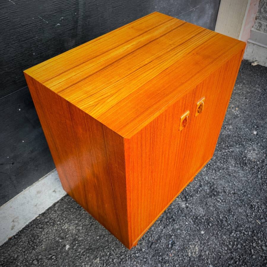 Mid century modern teak credenza — photograph 5 of 6