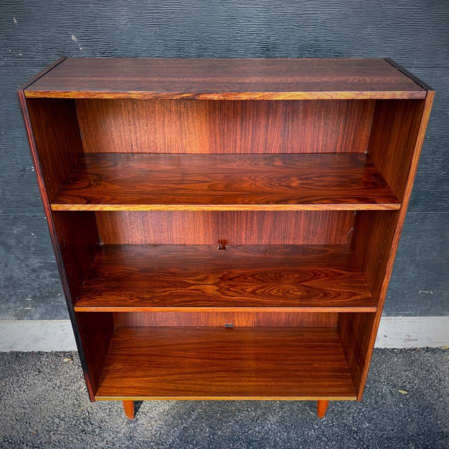 Danish mid century modern rosewood shelf — photograph 4 of 5