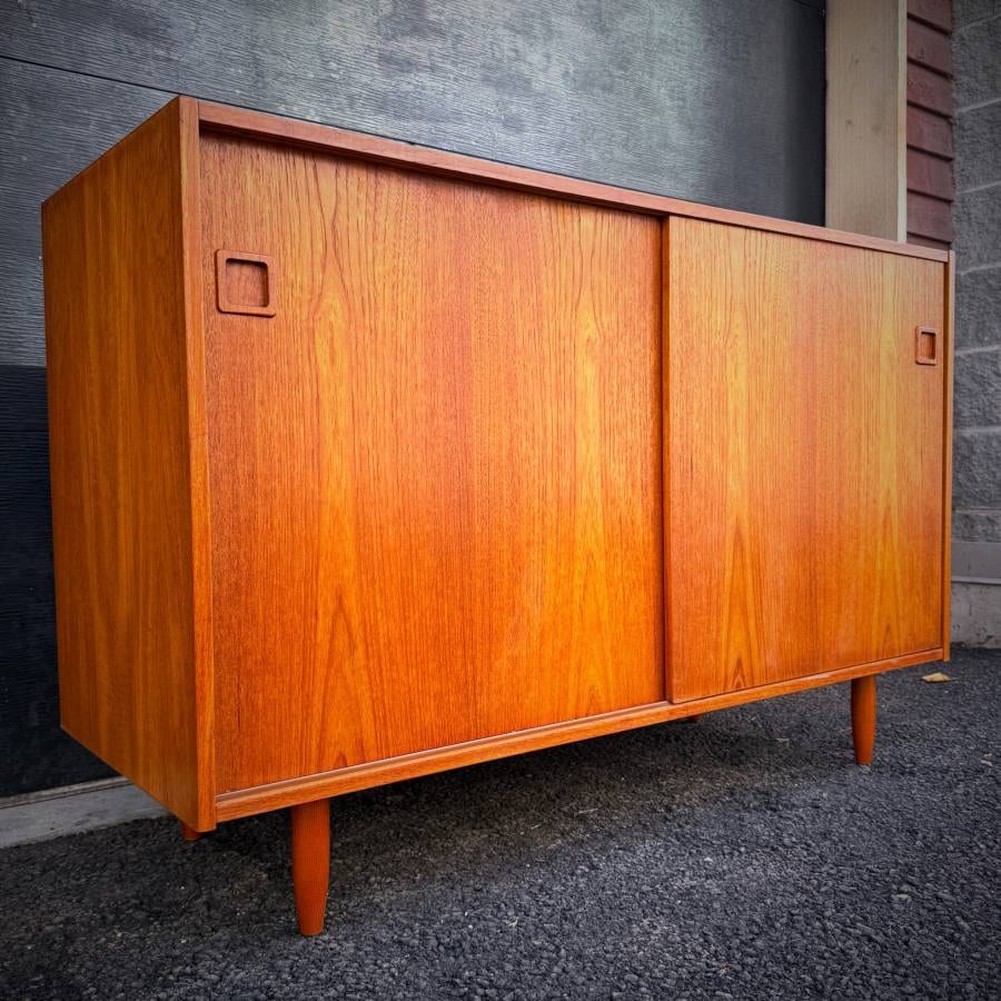 Mid century danish modern teak credenza — photograph 3 of 7