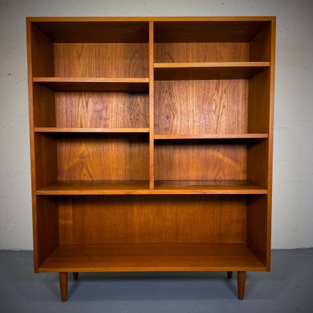 Stunning high quality danish modern teak shelving unit