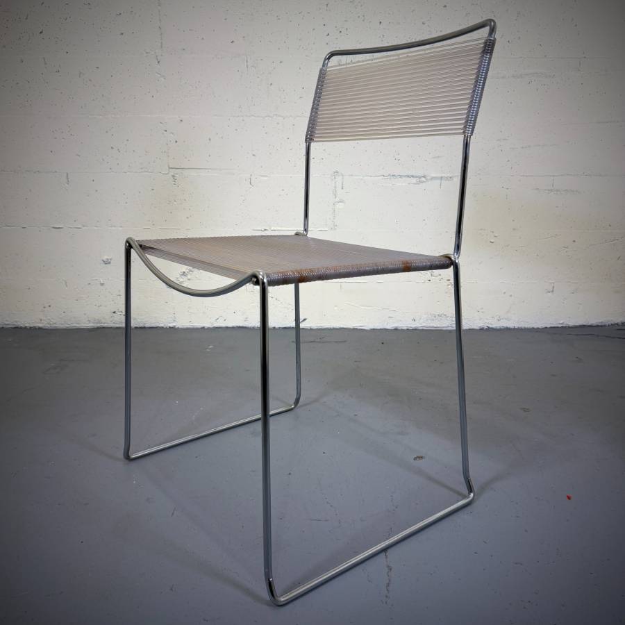 Mid century modern Italian Spaghetti indoor outdoor dining chairs — photograph 4 of 8