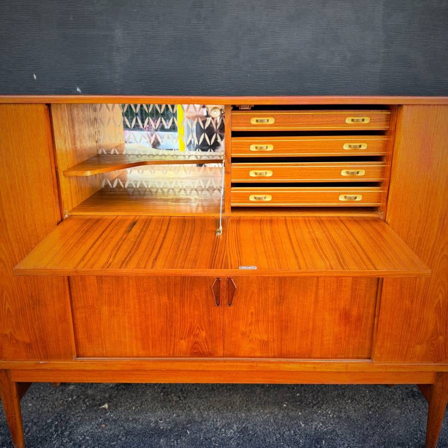 Extra large mid century danish modern teak sideboard — photograph 8 of 11