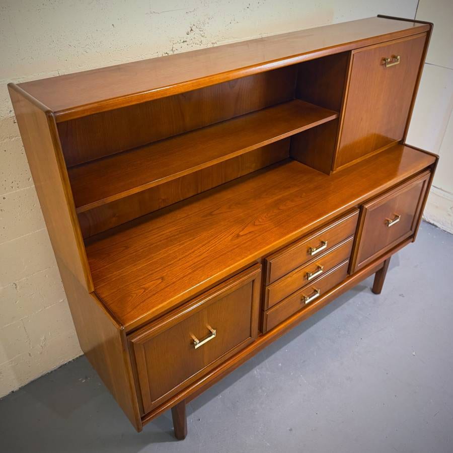 Beautiful mid century modern two piece teak credenza hutch from UK — photograph 4 of 10