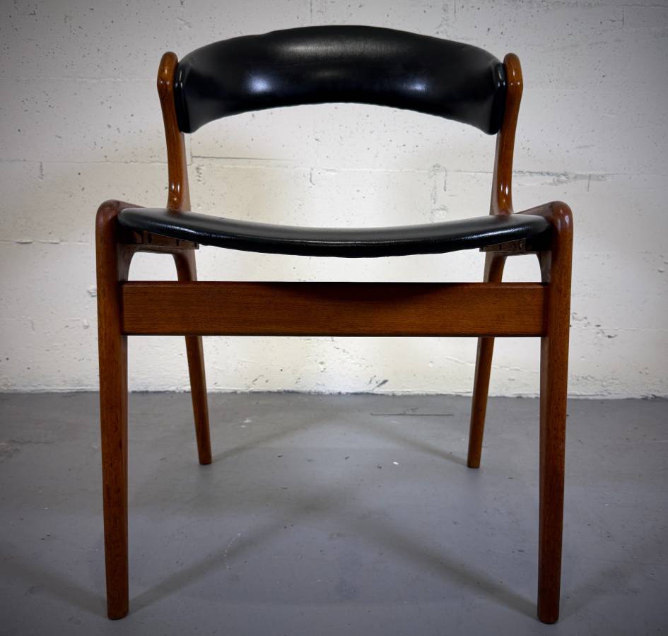 Beautiful danish modern vintage chair — photograph 3 of 5